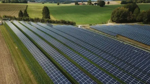 100 kWp PV-Anlage für Freiflächen und Hallen