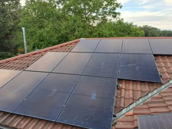 10 kWp Photovoltaik Kompletteanlage full black Module & Hybrid Wechselrichter von Deye – Bild 9